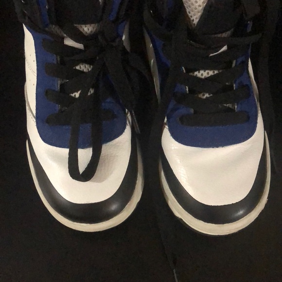 CHILDRENS PLACE SNEAKERS - Picture 4 of 4